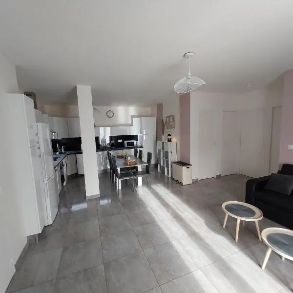 Appartement Gournay-sur-Marne, hotel in Gournay-sur-Marne