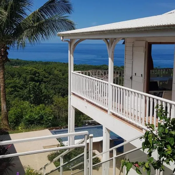 REVE BLEU - Villa classée 4* vue mer - 6 pers、デエエのホテル