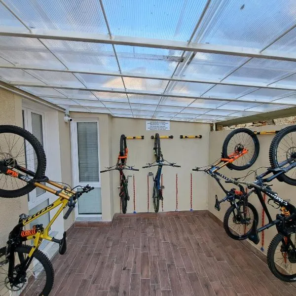 Joyfül Accomodation, hotel in Finale Ligure