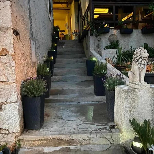 Apartments Kiro, hotel v destinaci Milna