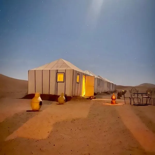 Chegaga Starlight Camp - Mhamid Desert Haven, hotel in Mhamid