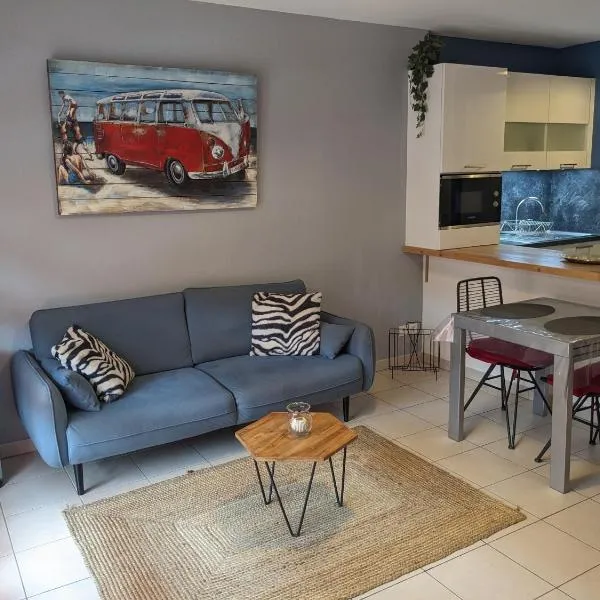 Charmant appartement de 41m2 avec linges de maison et ménage compris, 2 pièces à Lamalou-les-Bains pour 2 personnes – hotel w mieście Lamalou-les-Bains
