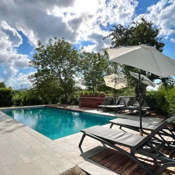 Resort Franko Spacious house with a pool, hotell i Obrov