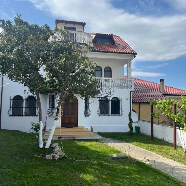 Vila Taga Guesthouse, hotel v mestu Krujë