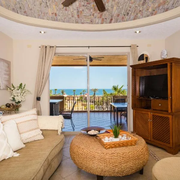 Bella Sirena Condo 201-E - Elegant Condo with Sunrise Sea Views, hotel u gradu Puerto Penjasko