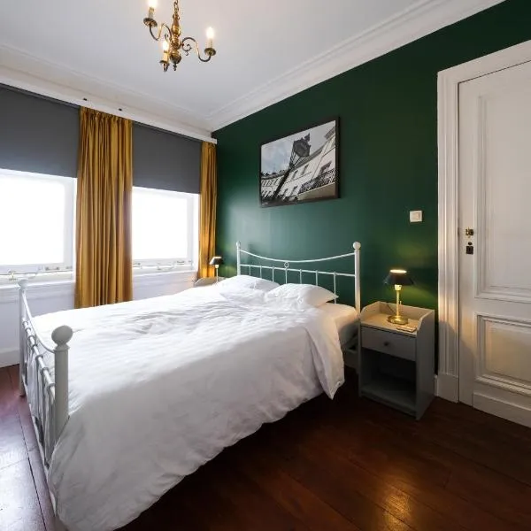 Your homestay in a bibliophile mansion, hotel v Antverpách