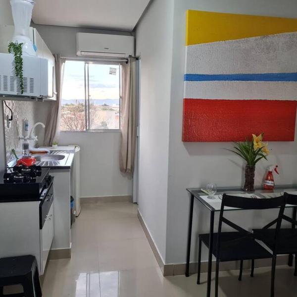 Kitnet310 centro, linda vista janela,tv smart, ar - Foto 4