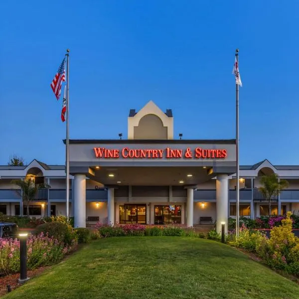 Best Western Plus Wine Country Inn & Suites, хотел в Mark West Springs