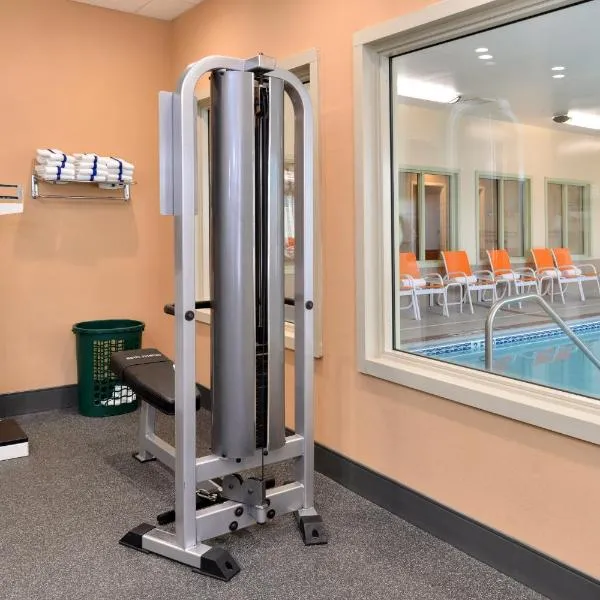 Holiday Inn Express Hotel & Suites Cincinnati-Blue Ash by IHG, hotel a Blue Ash
