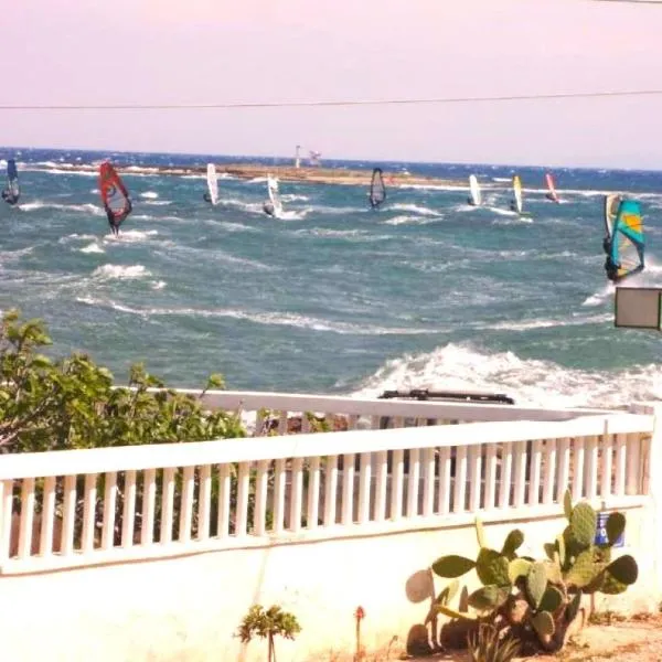 ANEMOS SURF VIEw, hotel in Artemida