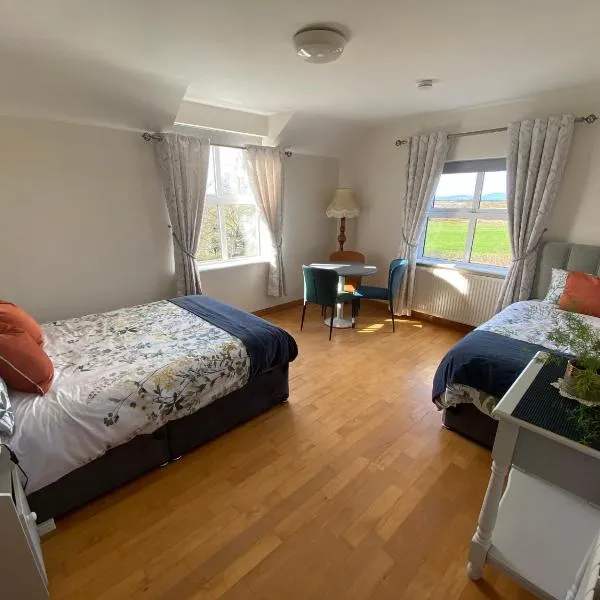 Lough Carra House - Room only with Kitchenette, hotel v destinaci Partry