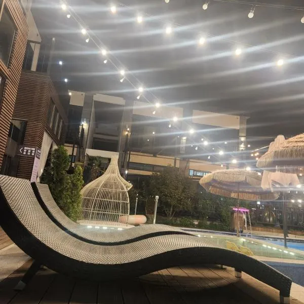 Patio Pool Villa, hotel in Gyeongju