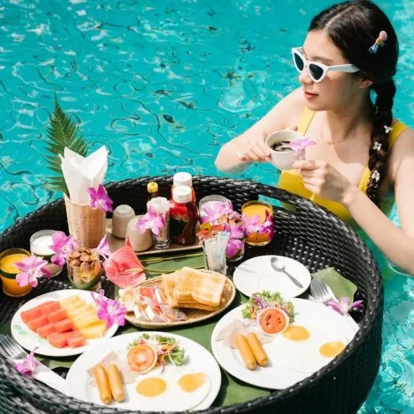Le Indochina Hotel & Beach Da Nang City, hotel in Danang