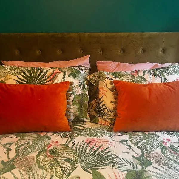 Tiny House with Parking & Patio by Cool Bloo, hotel v destinaci Brighton & Hove