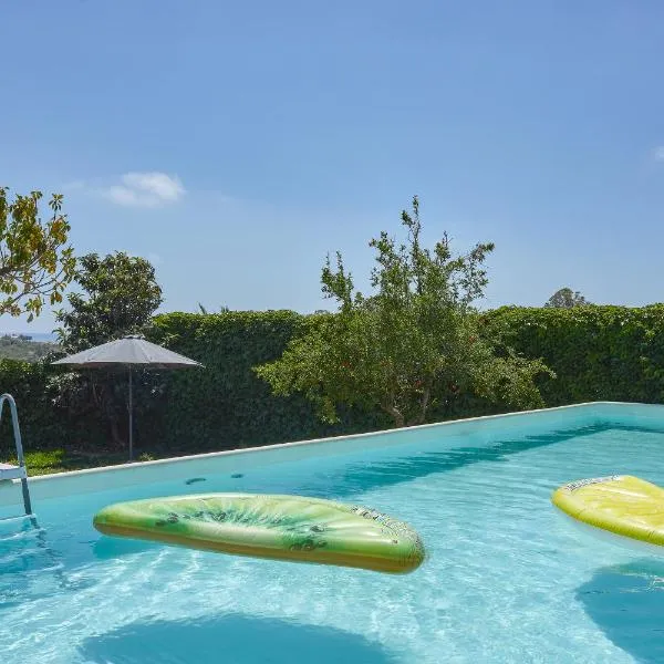 Nature home in villa w piscina, hotel v destinaci Villaggio Azzurro
