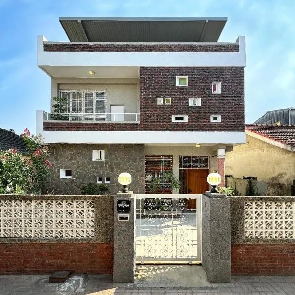 朗香洋房 台南安平民宿2-12人包棟, hotel in Tainan