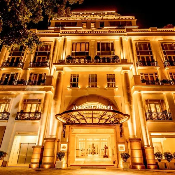 Apricot Hotel, hotel di Thuận Tốn