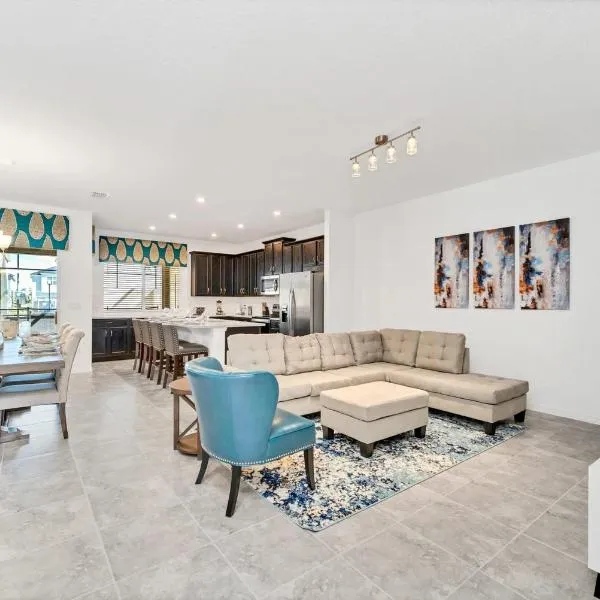 4BR Villa Home with Private Pool near Disney, hotel in Kissimmee