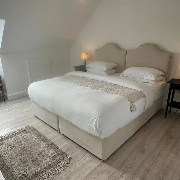 Two Bedroom Deluxe Sea View Guest Suite – hotel w mieście Inis Mor