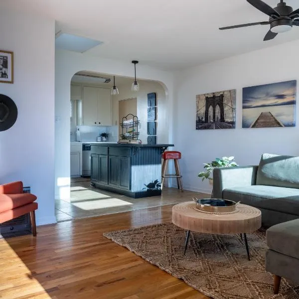 Immaculate Charming Duplex - 2unit, ξενοδοχείο σε Oroville