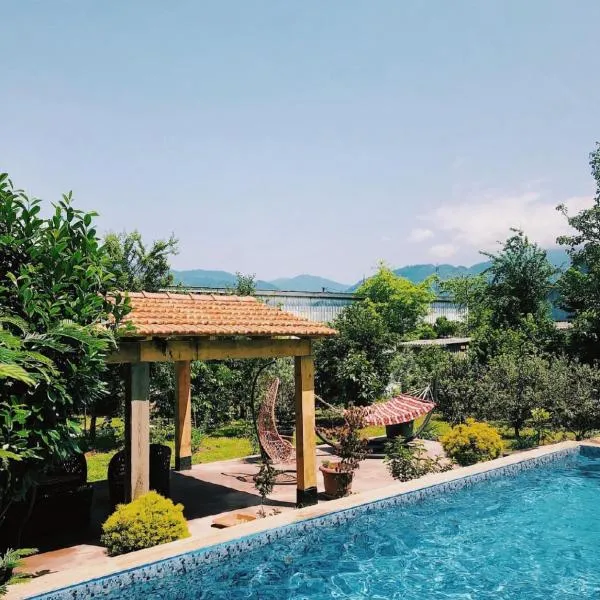 차크비에 위치한 호텔 Hotel Garden