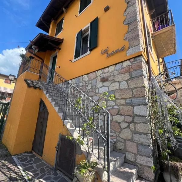 Caivano Rooms New Opening, hotel v destinaci Torri del Benaco