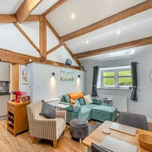 Cosy Shay Bank Cottage w/ Kingbed - Near Skipton., hotel en Cowling