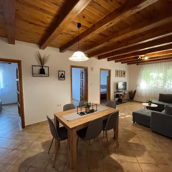 R-Home Apartman, hotel i Zamárdi