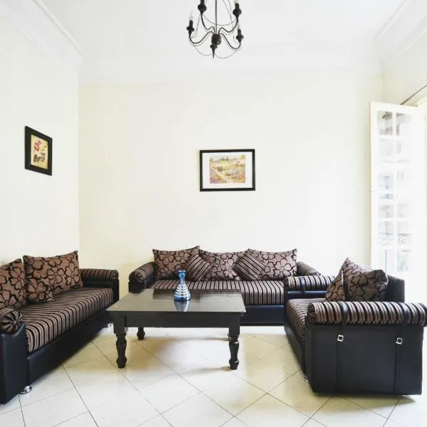 Cosy Art Deco Apart Welcome to James's, hotel in Casablanca