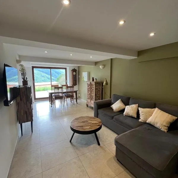 Appartement in the mountains, hotel v destinaci Bourg-Saint-Maurice