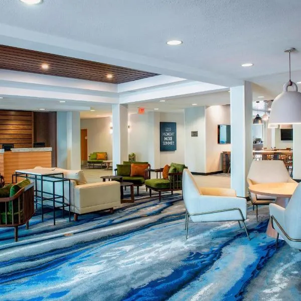 Fairfield Inn & Suites by Marriott Kelowna, hotelli kohteessa Kelowna
