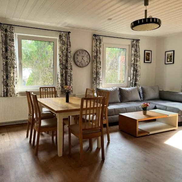 Ferienhaus im Wald, am Briesener See, hotel v destinaci Neu Zauche