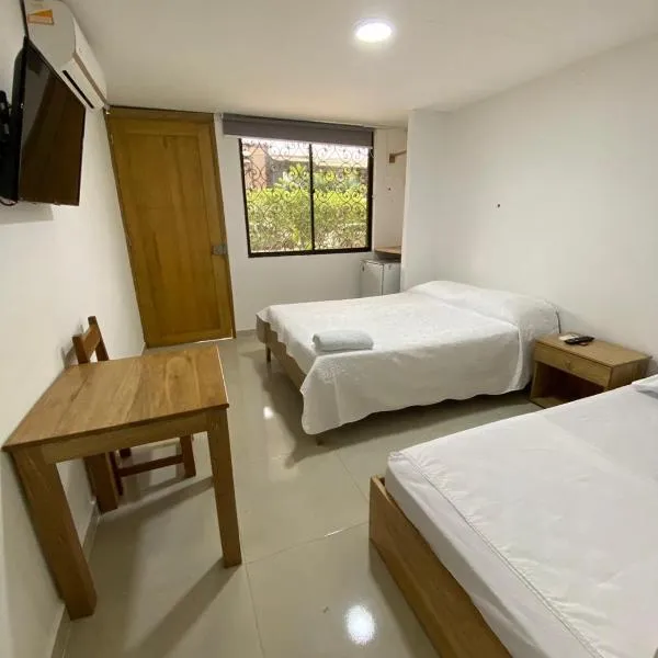 ApartaHotel Los Naranjos, hotel v destinaci Apartadó