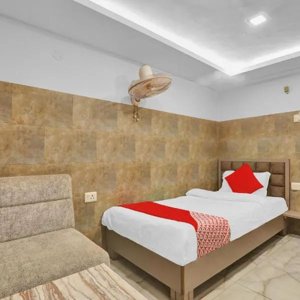 OYO Flagship Sada Shiv Guest House, hotel v mestu Pipra
