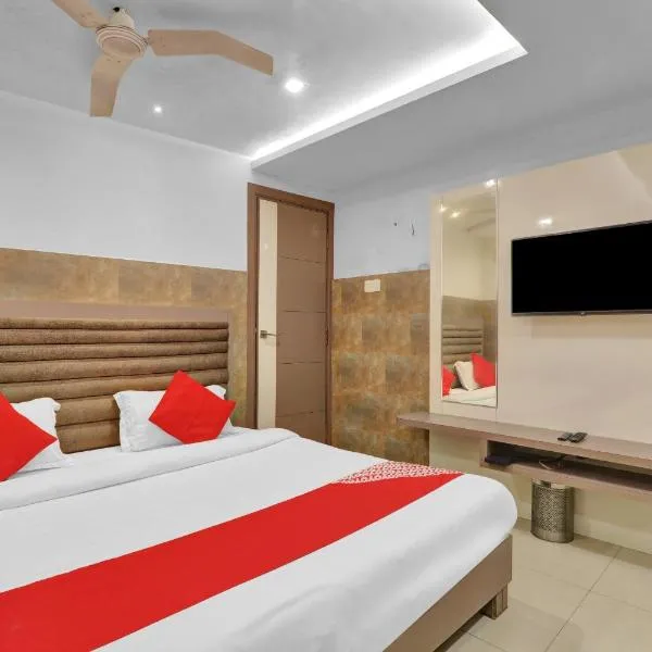 OYO Flagship Sada Shiv Guest House, hotel v destinácii Gorakhpur