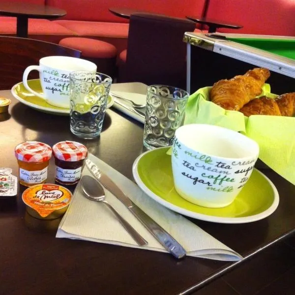 Le Thy – hotel w mieście Ploërmel
