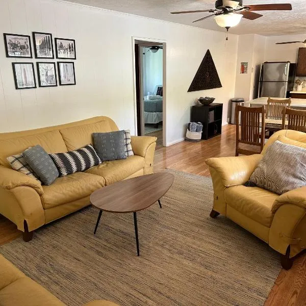 Great location, right by beaches and snorkeling!, hotel v destinaci Haleiwa