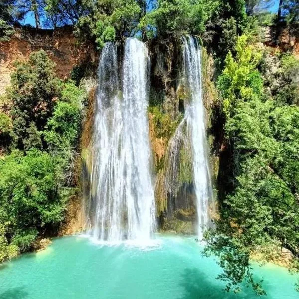 3 gîtes indépendants climatisés au coeur du Verdon pas d'animaux dans la micro maison de 15 m2, hotel en Régusse