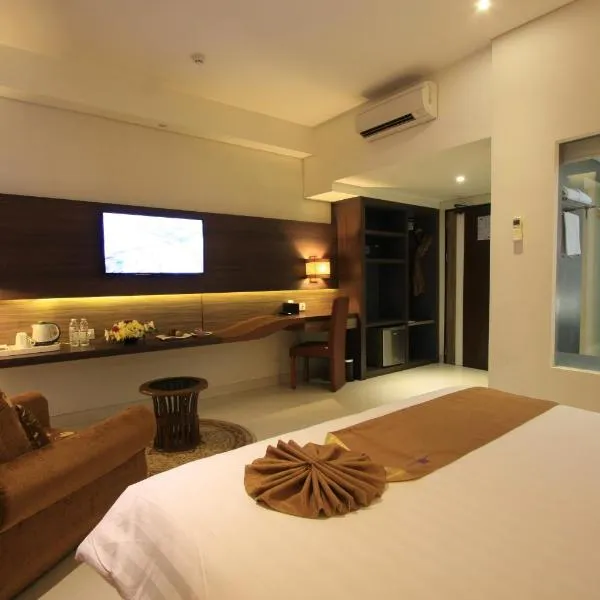 Crystal Lotus Hotel Yogyakarta: Kasuran şehrinde bir otel