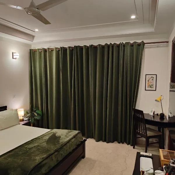 Nido GK2, hotel in New Delhi