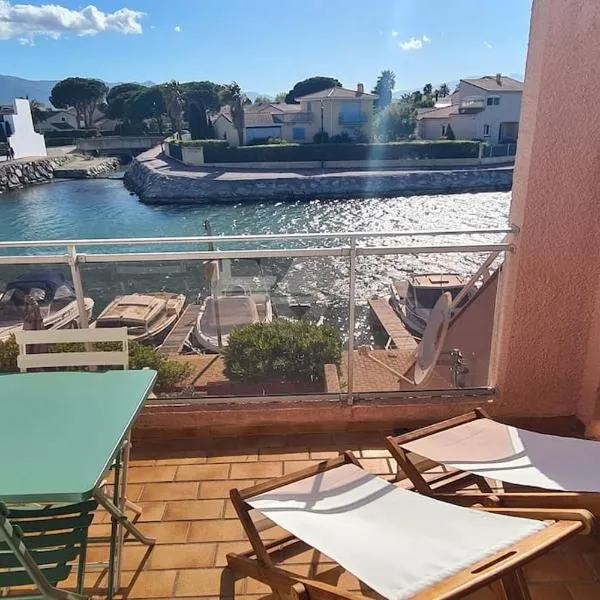 Appartement 2 personnes à la Marina avec superbe vue - Terrasse et parking privé, hotel in Saint-Cyprien