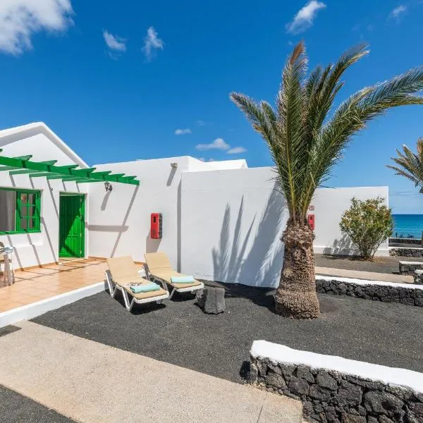 Bungalow Alma Ocean View, hotel in Puerto del Carmen