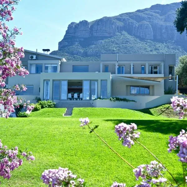 Pure Guest House: Hout Bay şehrinde bir otel