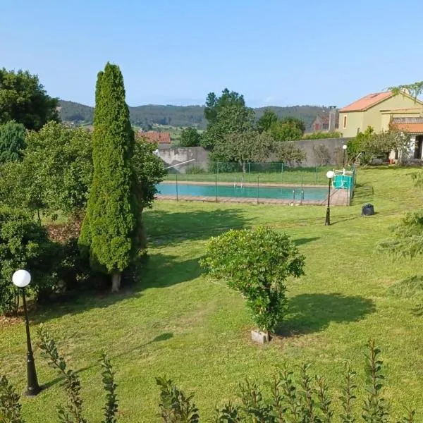 Casa O segredo, Costa da Morte con piscina, hotell i Coristanco