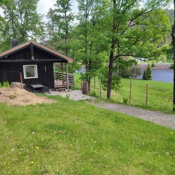 Strandheim Two-Bedroom Cottage, hotel v destinaci Birkeland