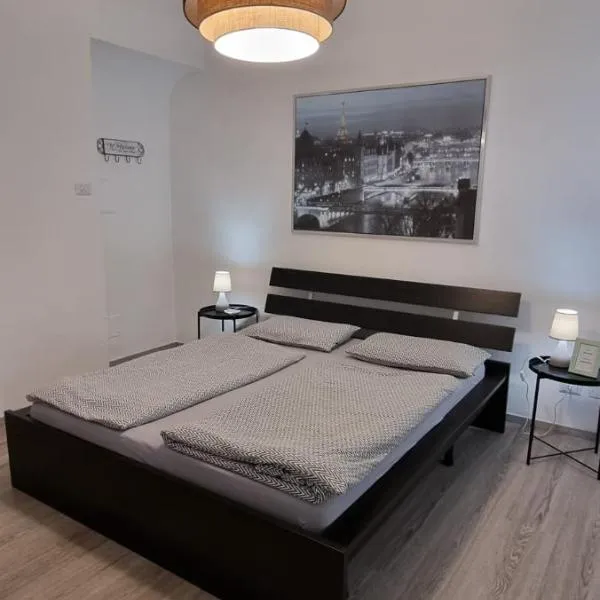 Suite Arianna, hotel v destinaci Cannobio