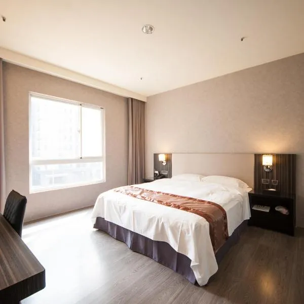 Grand Crystal Hotel โรงแรมในซินจู๋