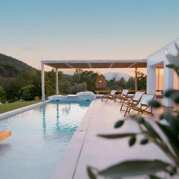 Aristotelia Gi - Premium Luxury Villas with Private Pools, hotel en Olympiada