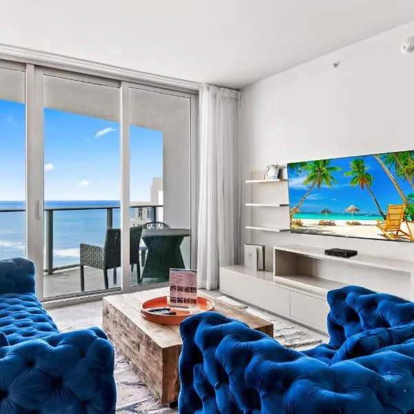 Miami Waves Retreat in Luxury Resort - STEPS TO THE OCEAN, HOT TUB AND ROOFTOP POOL、ハリウッドのホテル