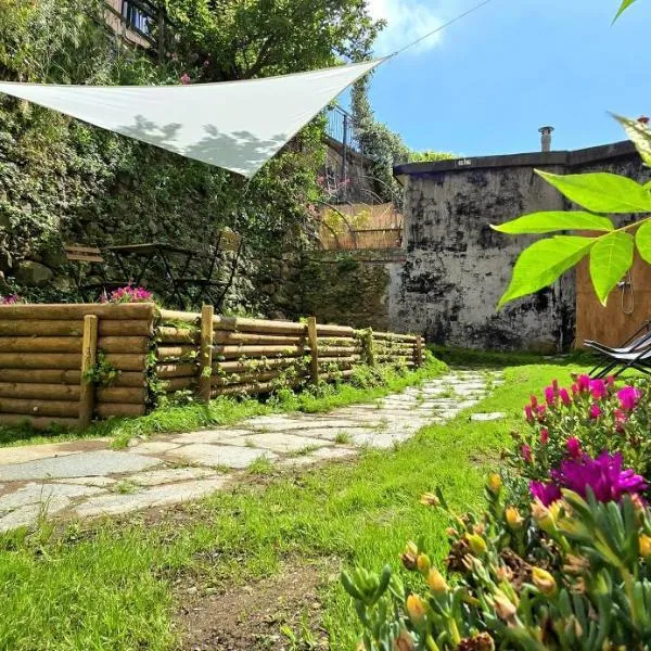 Secret Garden Suite- Bluchalet, ξενοδοχείο στο Ριοματζόρε